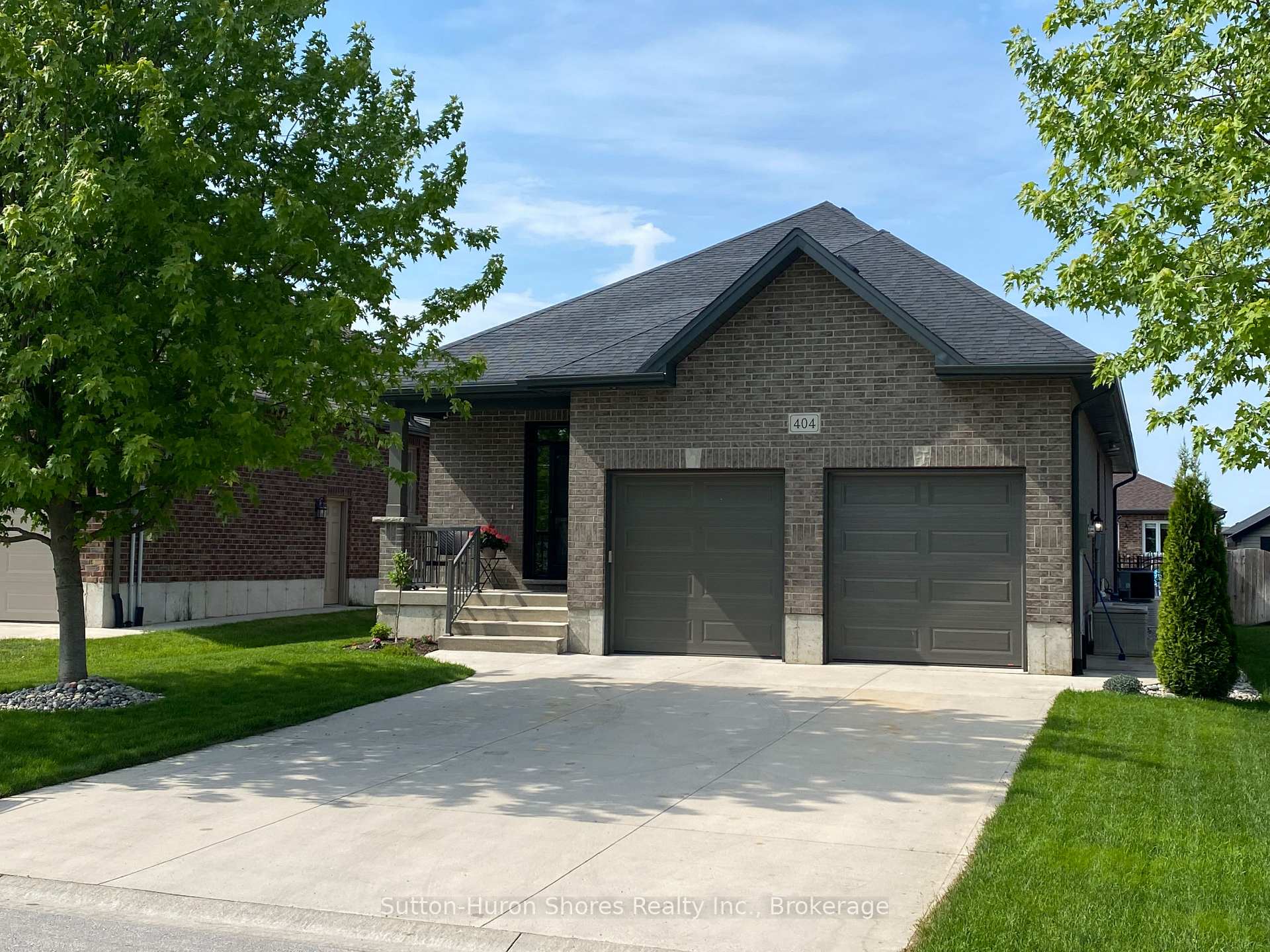 404 Devonshire Road, Saugeen Shores, ON N0H 2C3 — Saugeen Shores, Ontario