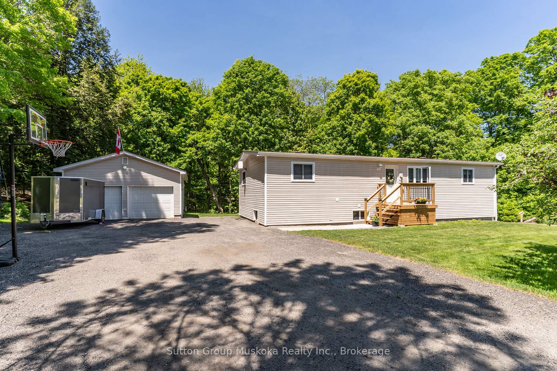 1467 North Mary Lake Road, Huntsville — photo 2 of 5