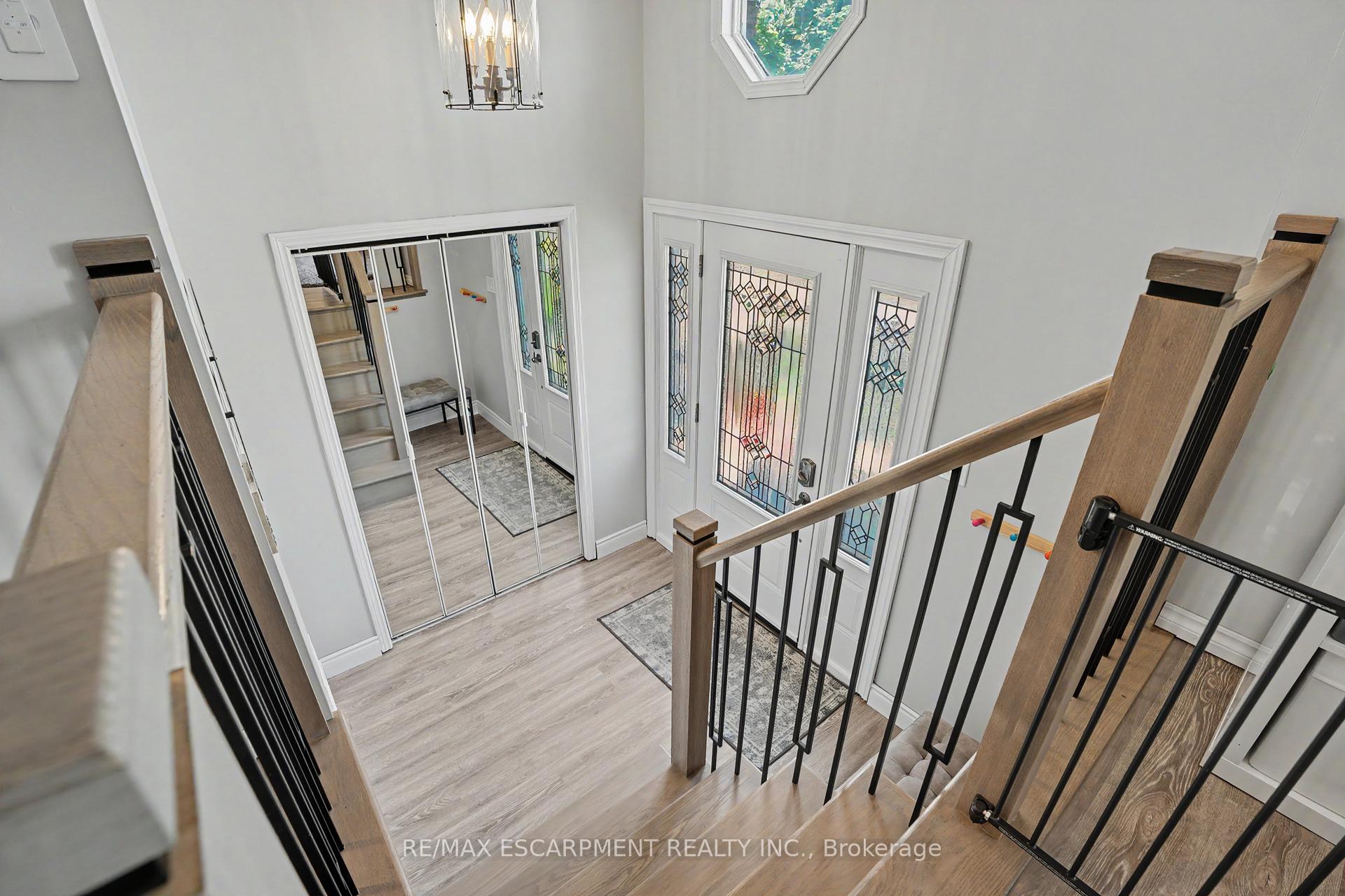 7 Rembrandt Drive, Grimsby — photo 4 of 5