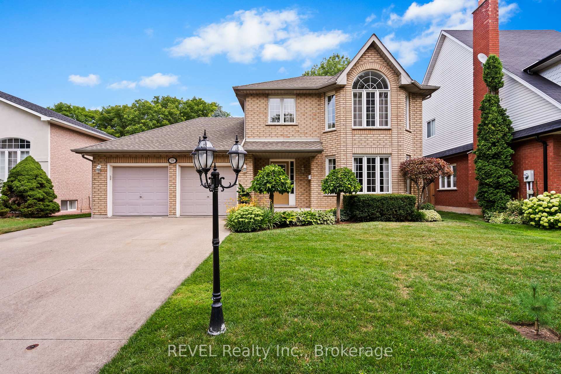 98 Debora Drive, Grimsby, ON L3M 4J3 — Grimsby, Ontario