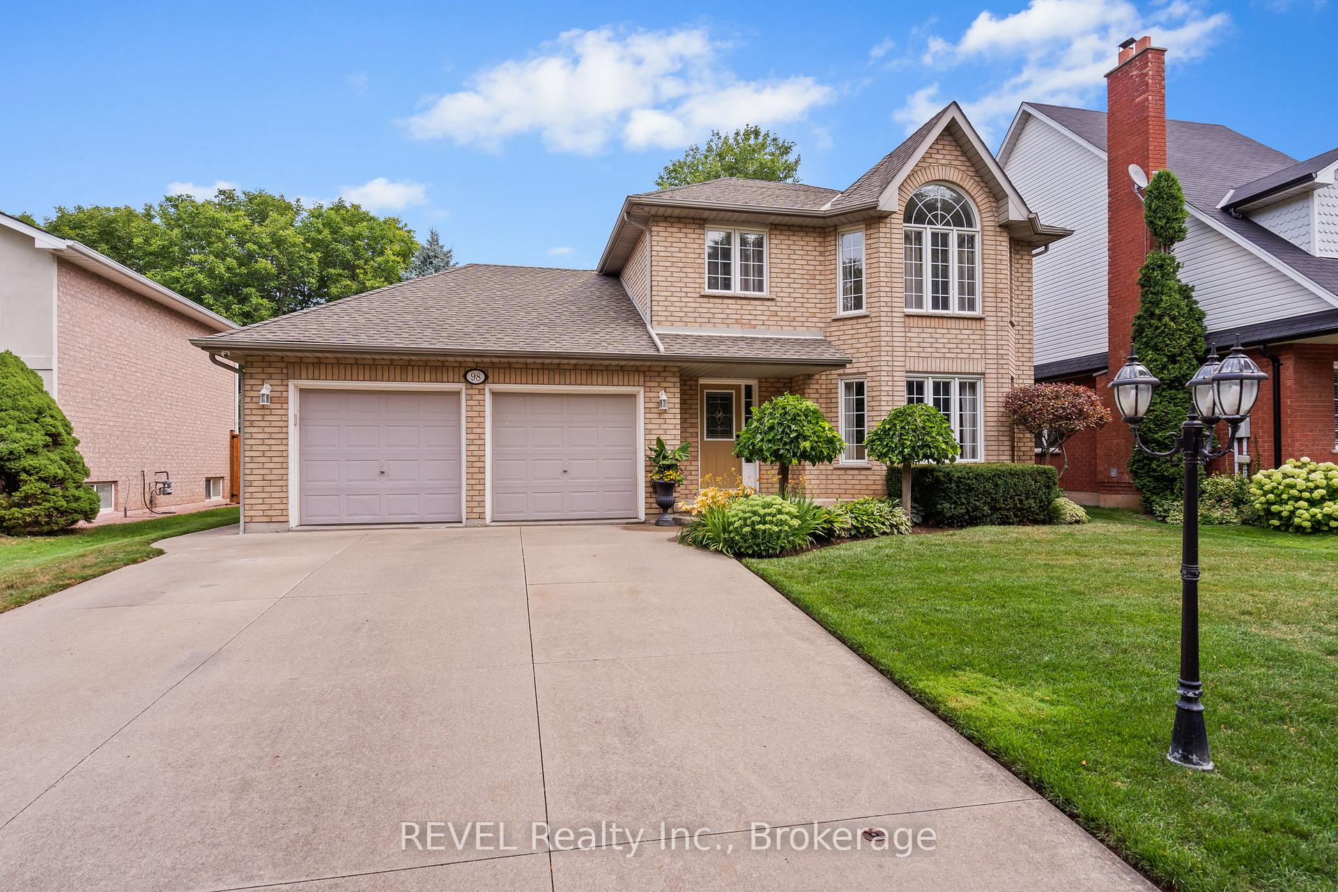 98 Debora Drive, Grimsby — photo 3 of 5