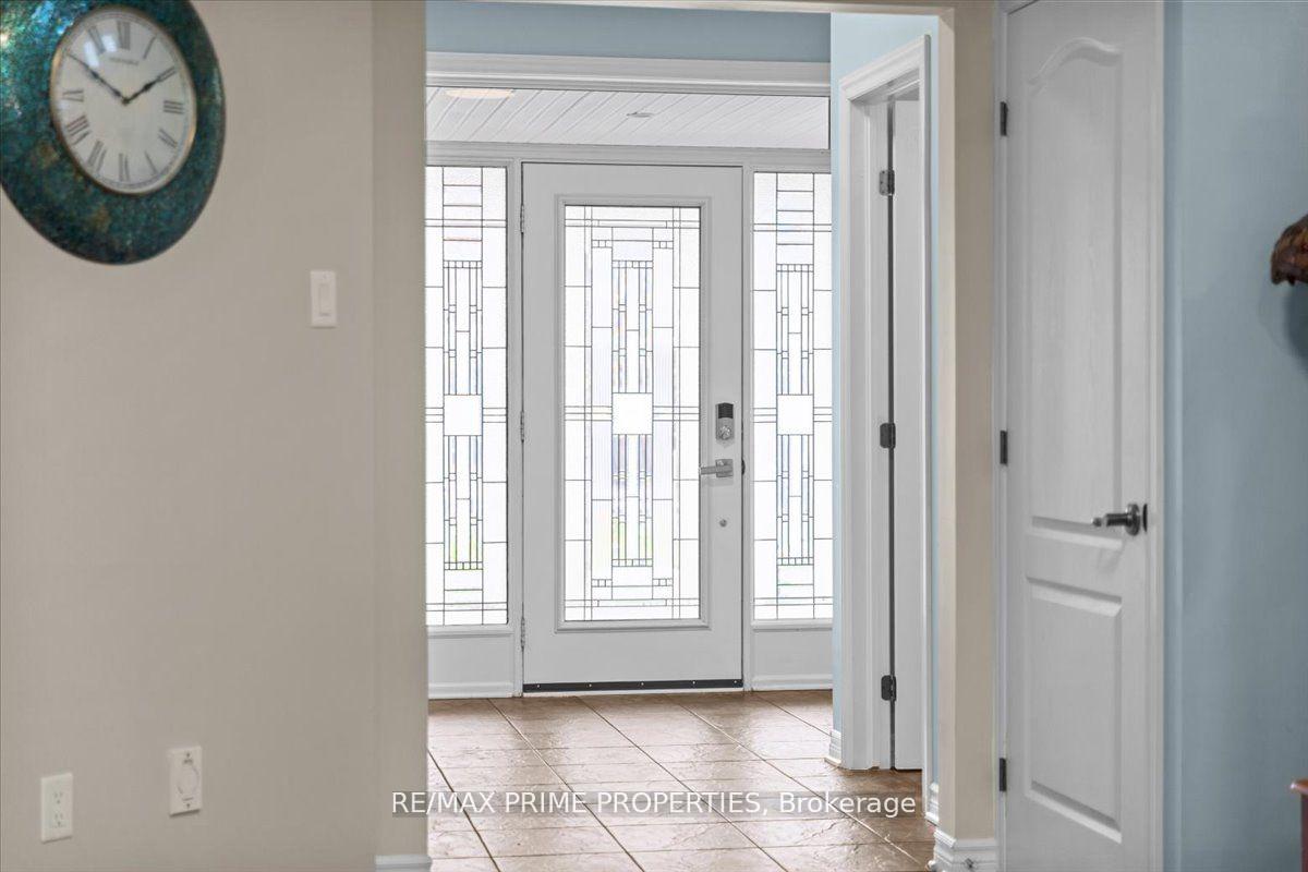 816 Azure Street, Orleans - Cumberland and Area — photo 3 of 5