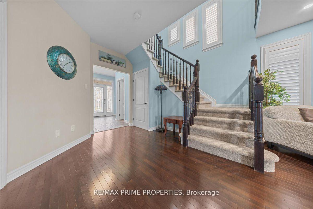816 Azure Street, Orleans - Cumberland and Area — photo 4 of 5
