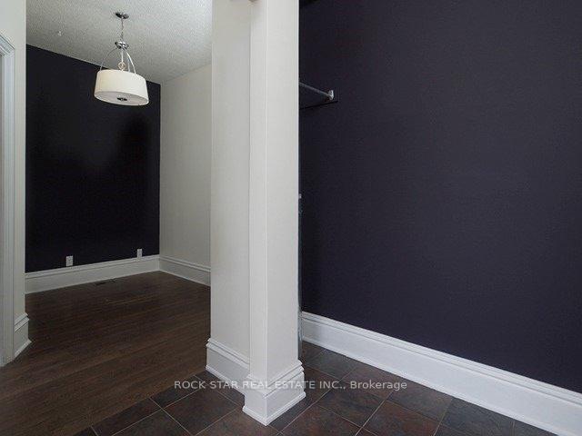 111 Ainslie Street N, Cambridge — photo 3 of 5
