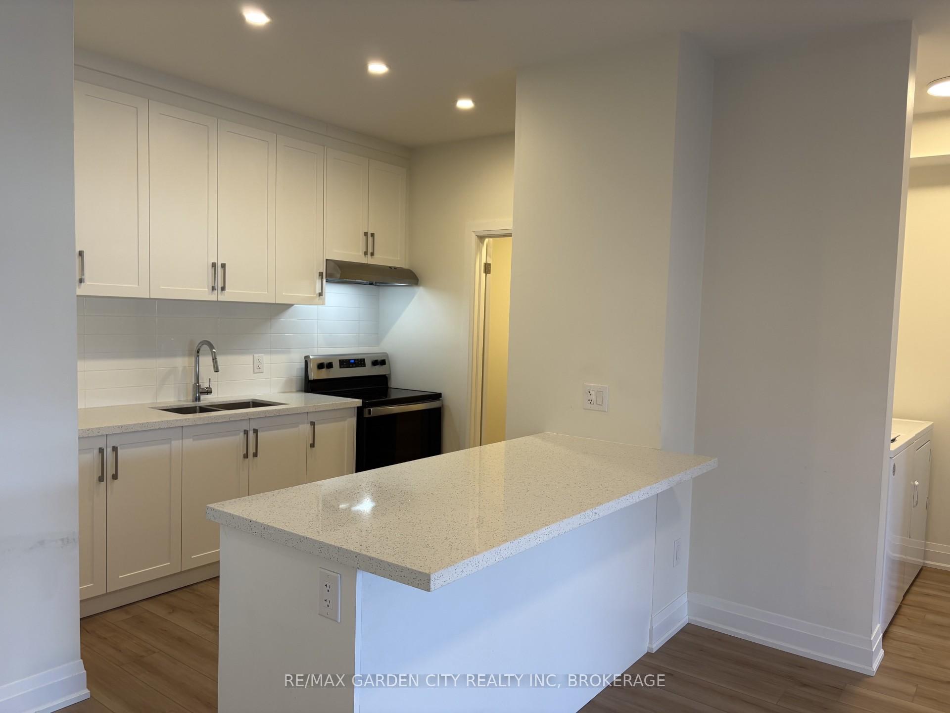 103 Southworth Street N 103B, Welland — photo 3 of 5