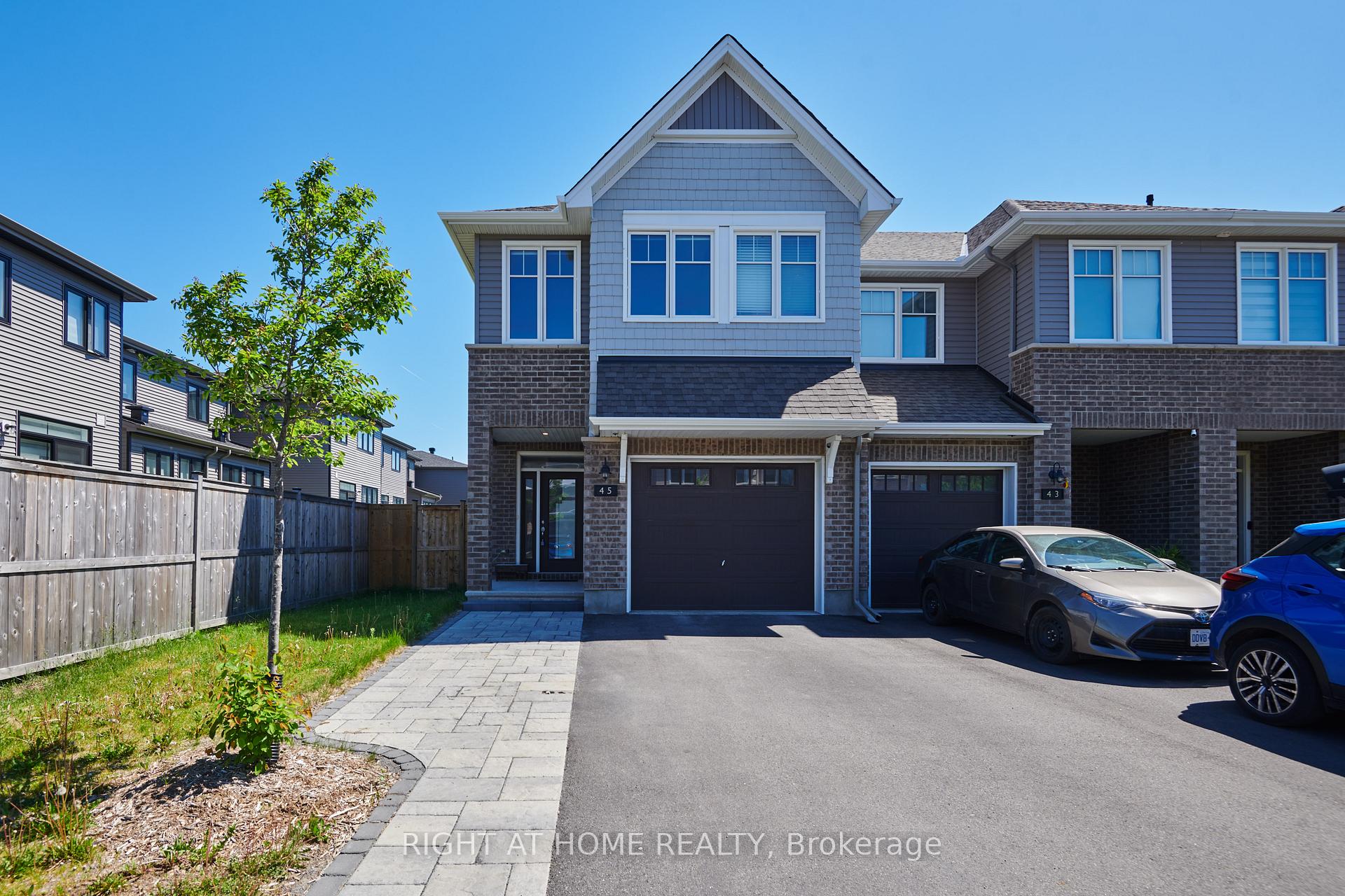 45 Mandevilla Crescent, Blossom Park - Airport and Area, ON K1T 0Y2 — Blossom Park - Airport and Area, Ontario