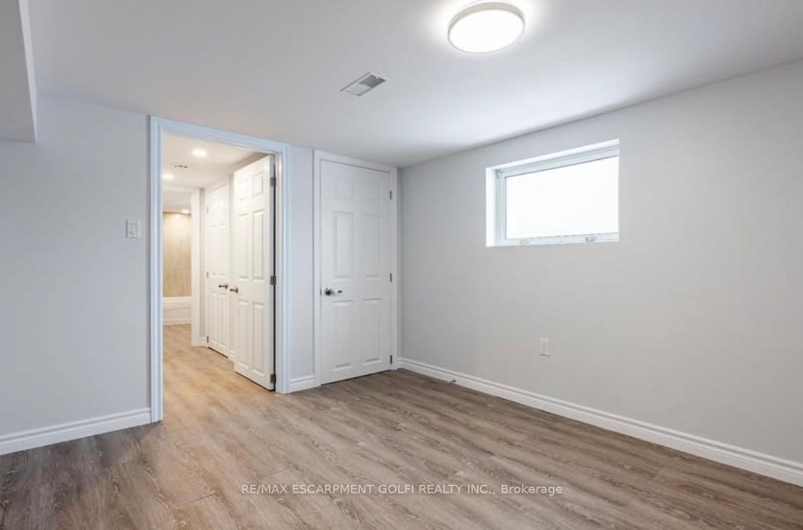 169 Wallace Avenue S Lower, Welland — photo 5 of 5