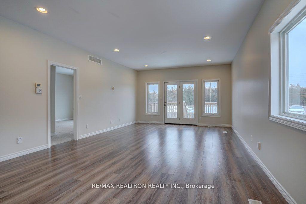 346 Cannifton Road N, Belleville — photo 4 of 5