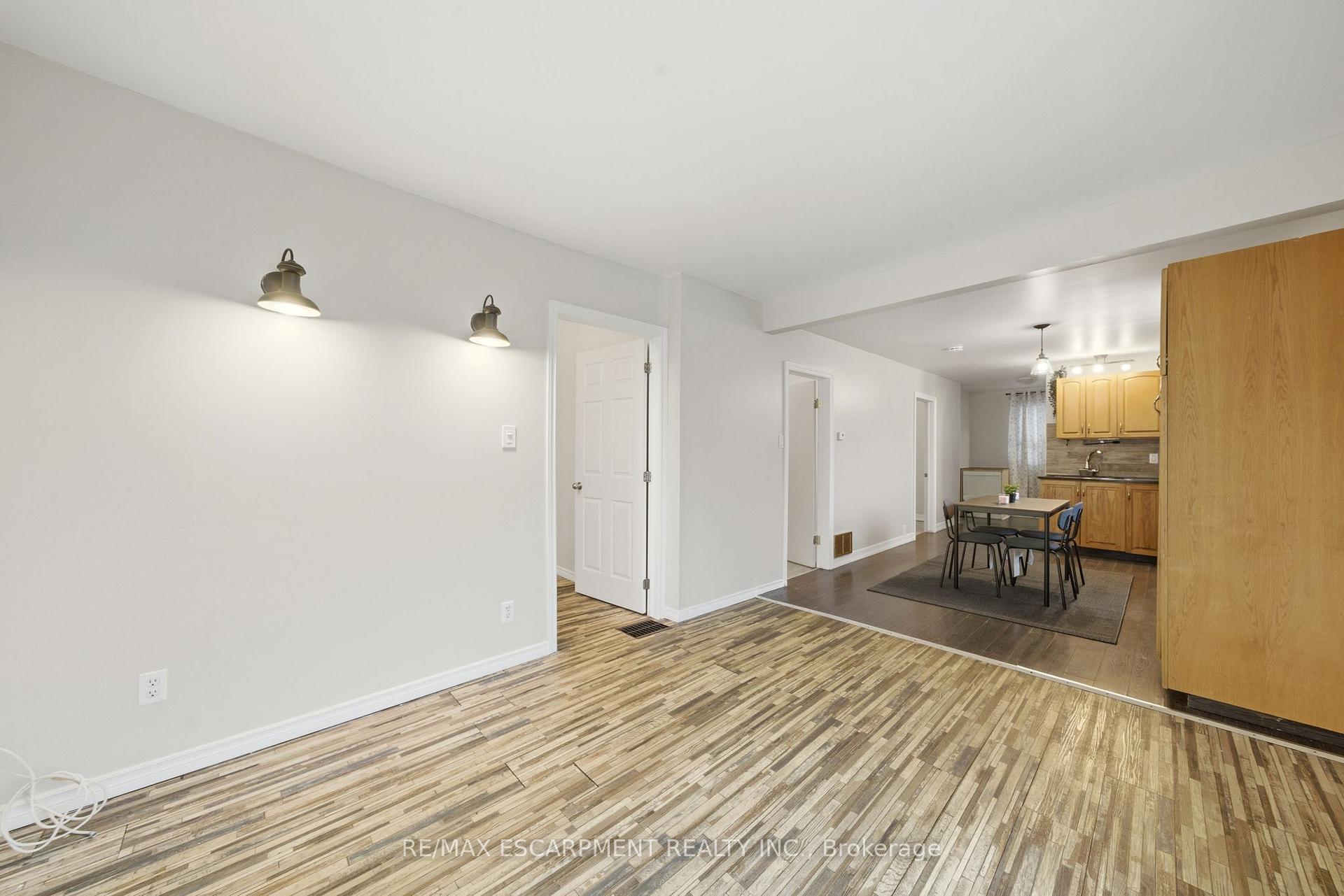 107 Broadway Street, Welland — photo 4 of 5