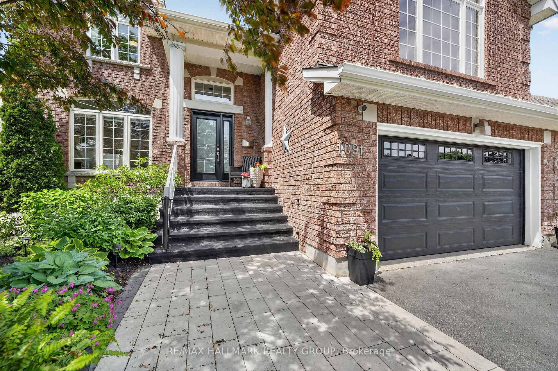 1091 Charest Way, Orleans - Cumberland and Area — photo 2 of 5