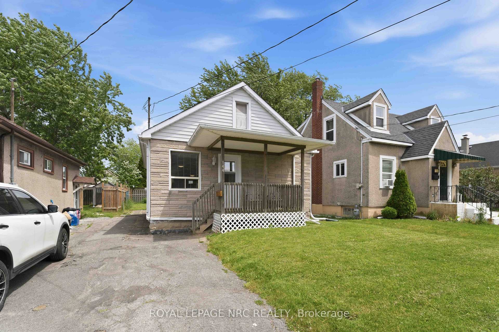 144 Mcalpine Avenue S, Welland — photo 2 of 5