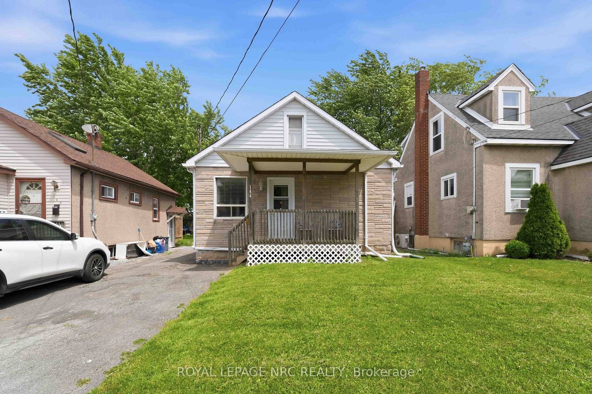 144 Mcalpine Avenue S, Welland — photo 3 of 5