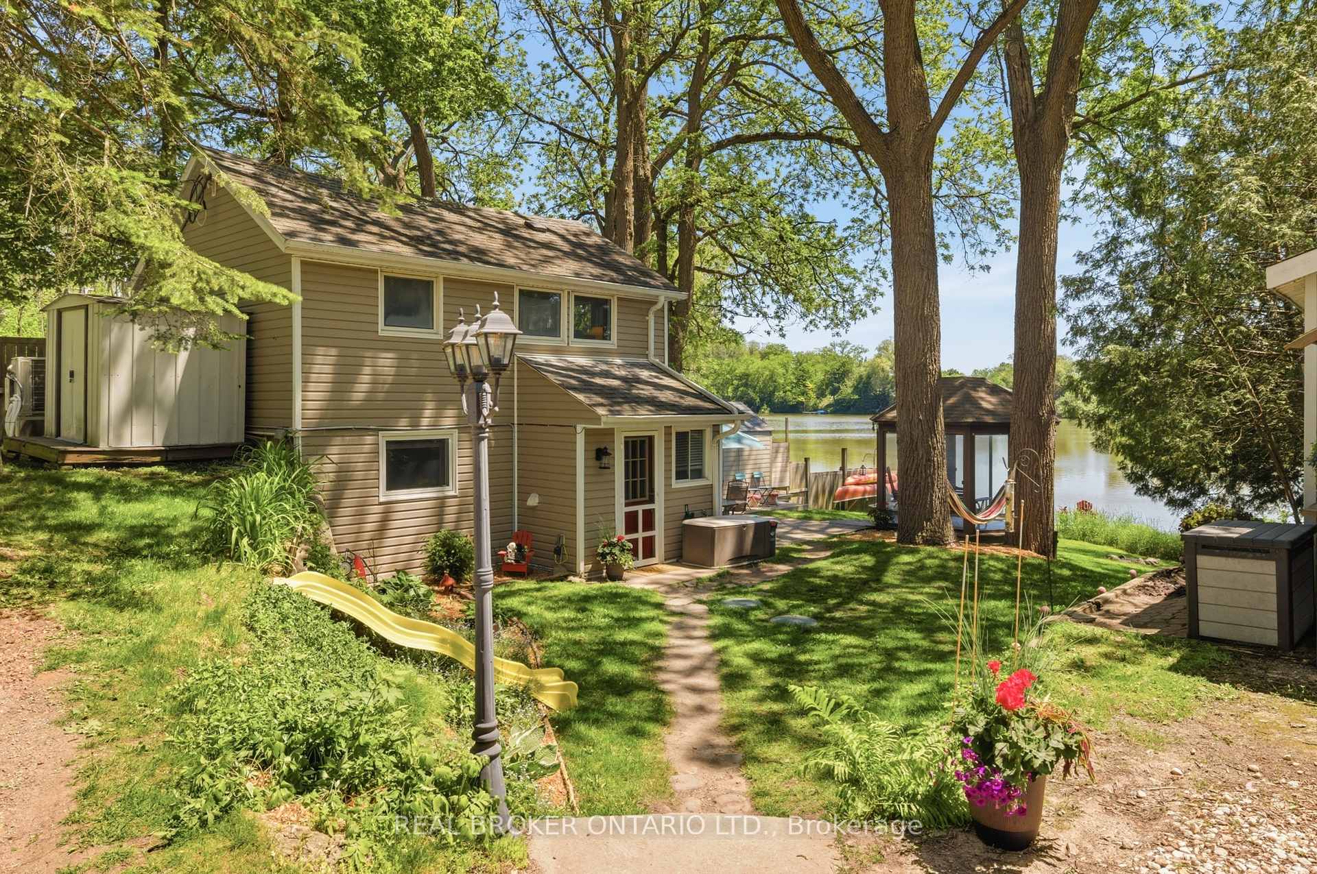 1323 Queen Street 71, Wilmot — photo 2 of 5