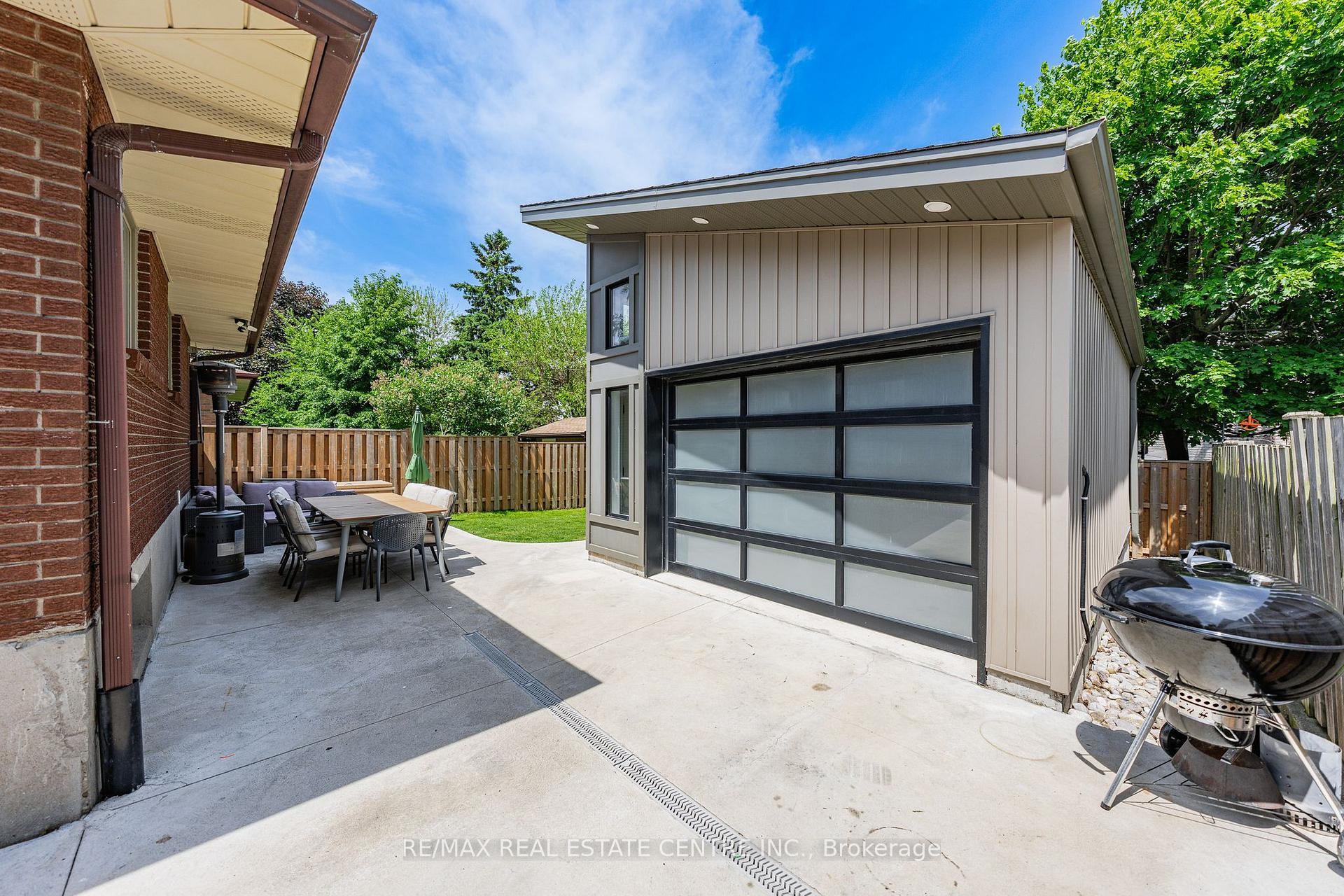 148 Wedgewood Drive, Cambridge — photo 4 of 5