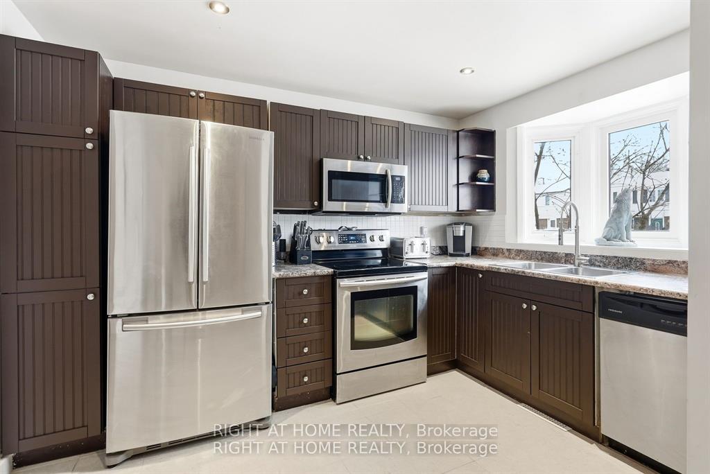 1633 Lafrance Drive, Orleans - Cumberland and Area — photo 4 of 5