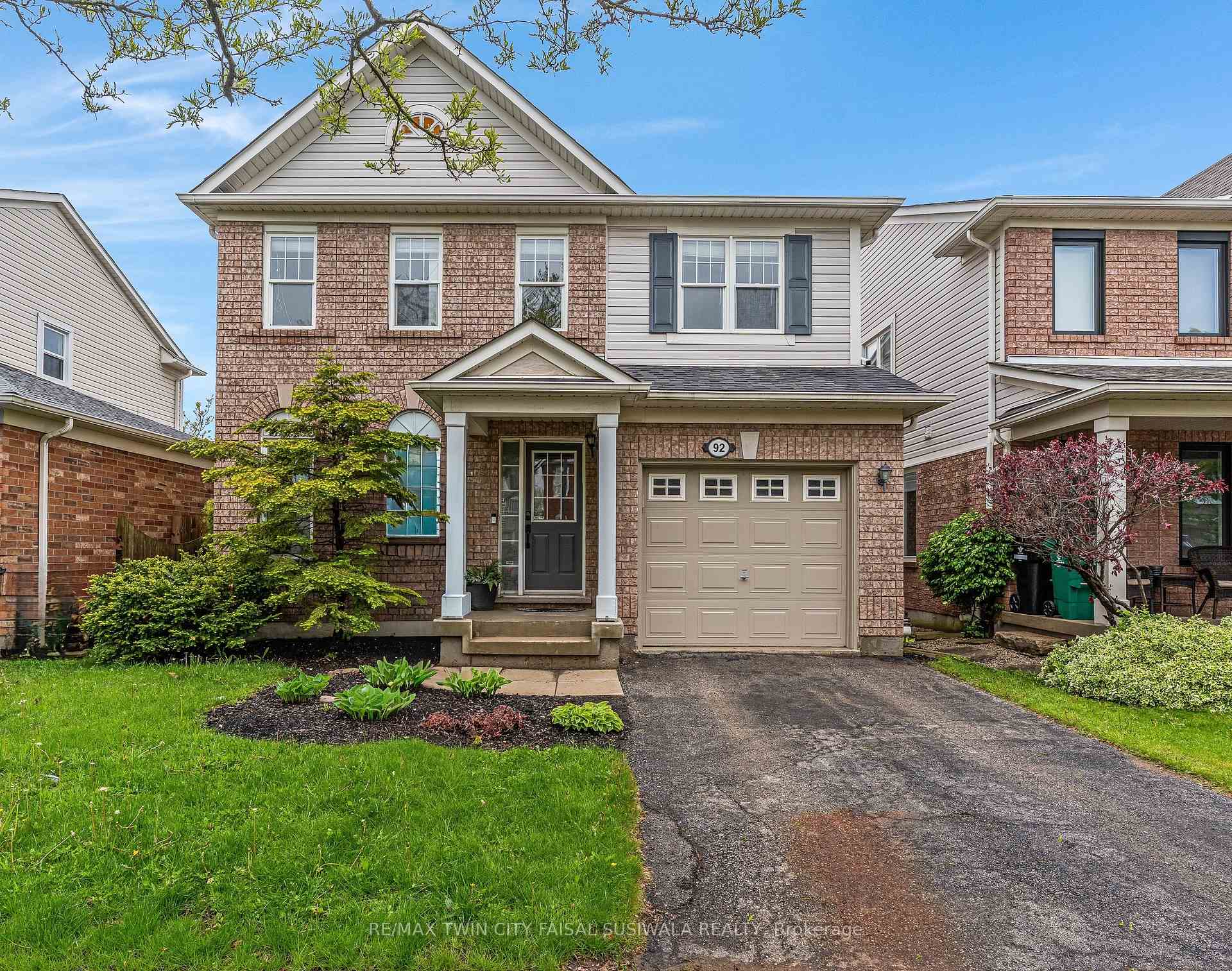 92 Baggs Crescent, Cambridge, ON N1T 2E8 — Cambridge, Ontario