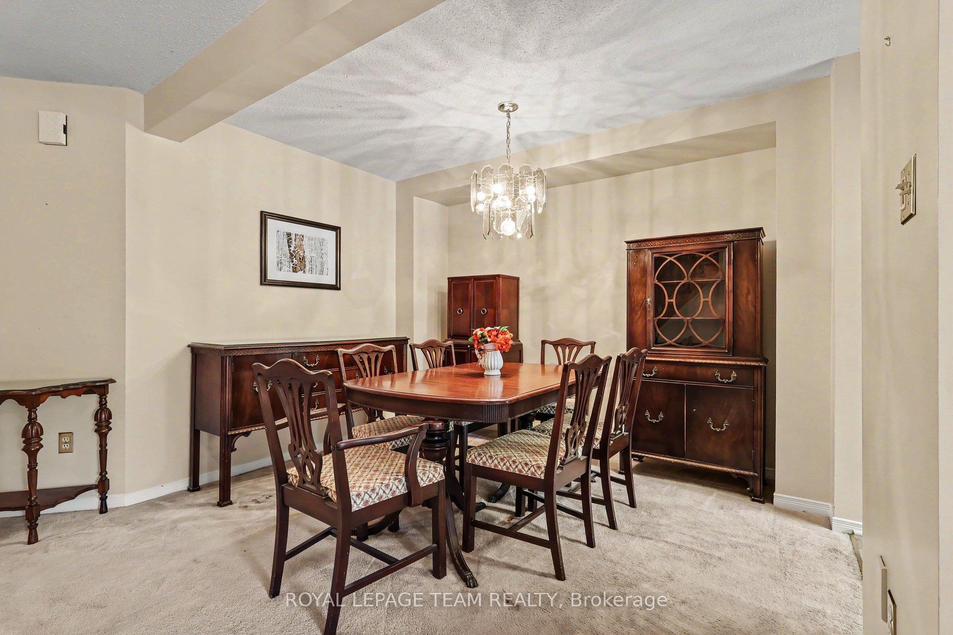 36 Southport Drive, Hunt Club - South Keys and Area — photo 5 of 5