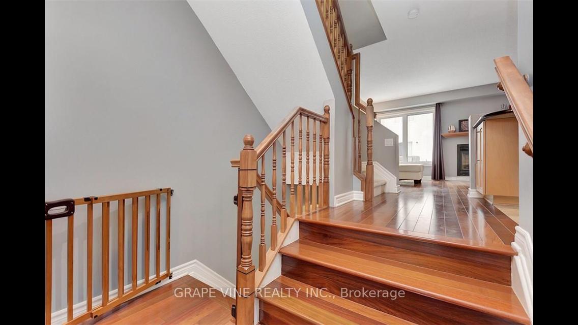 137 Marrissa Avenue, Beacon Hill North - South and Area — photo 3 of 5