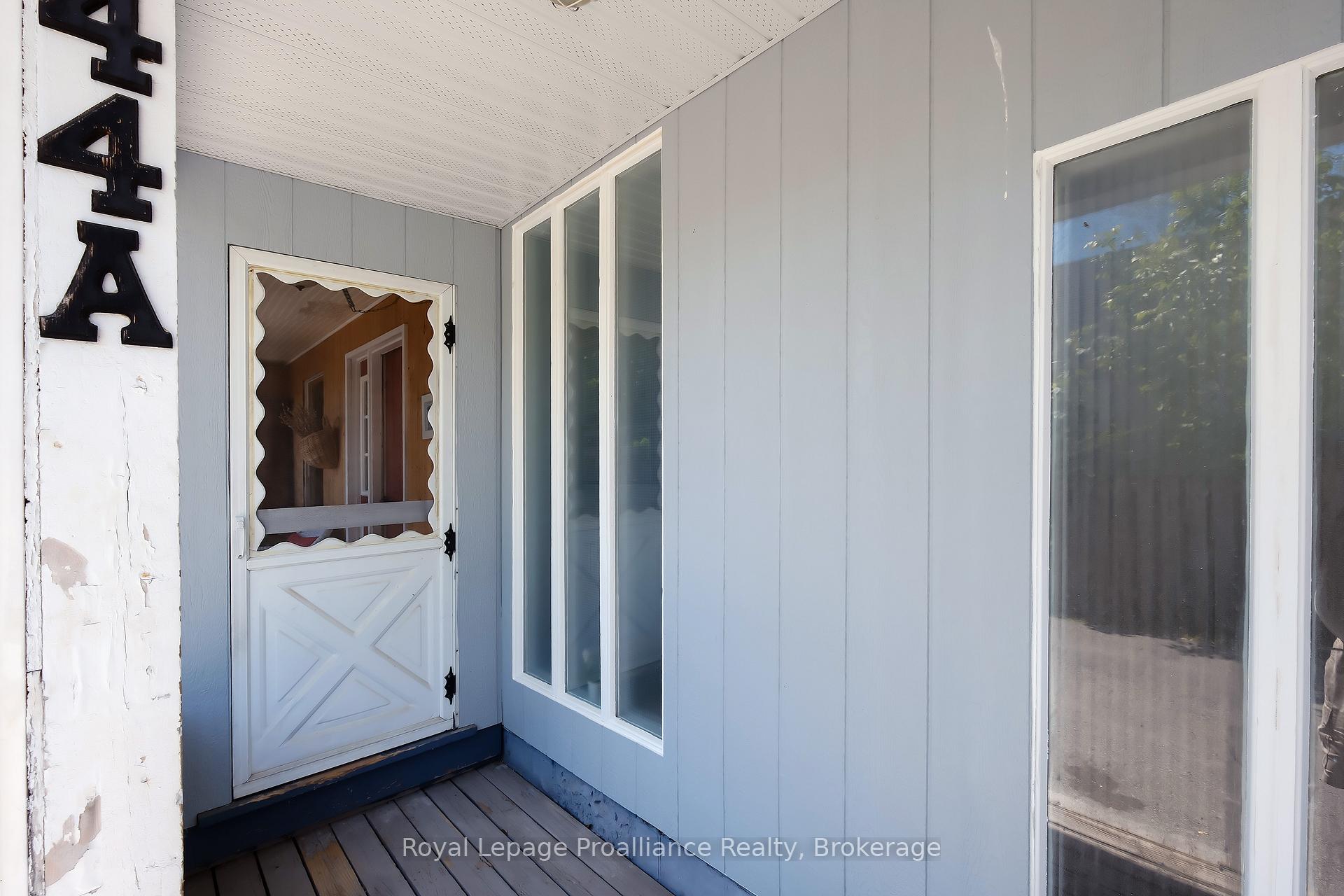 44 Ponton Street, Belleville — photo 4 of 5