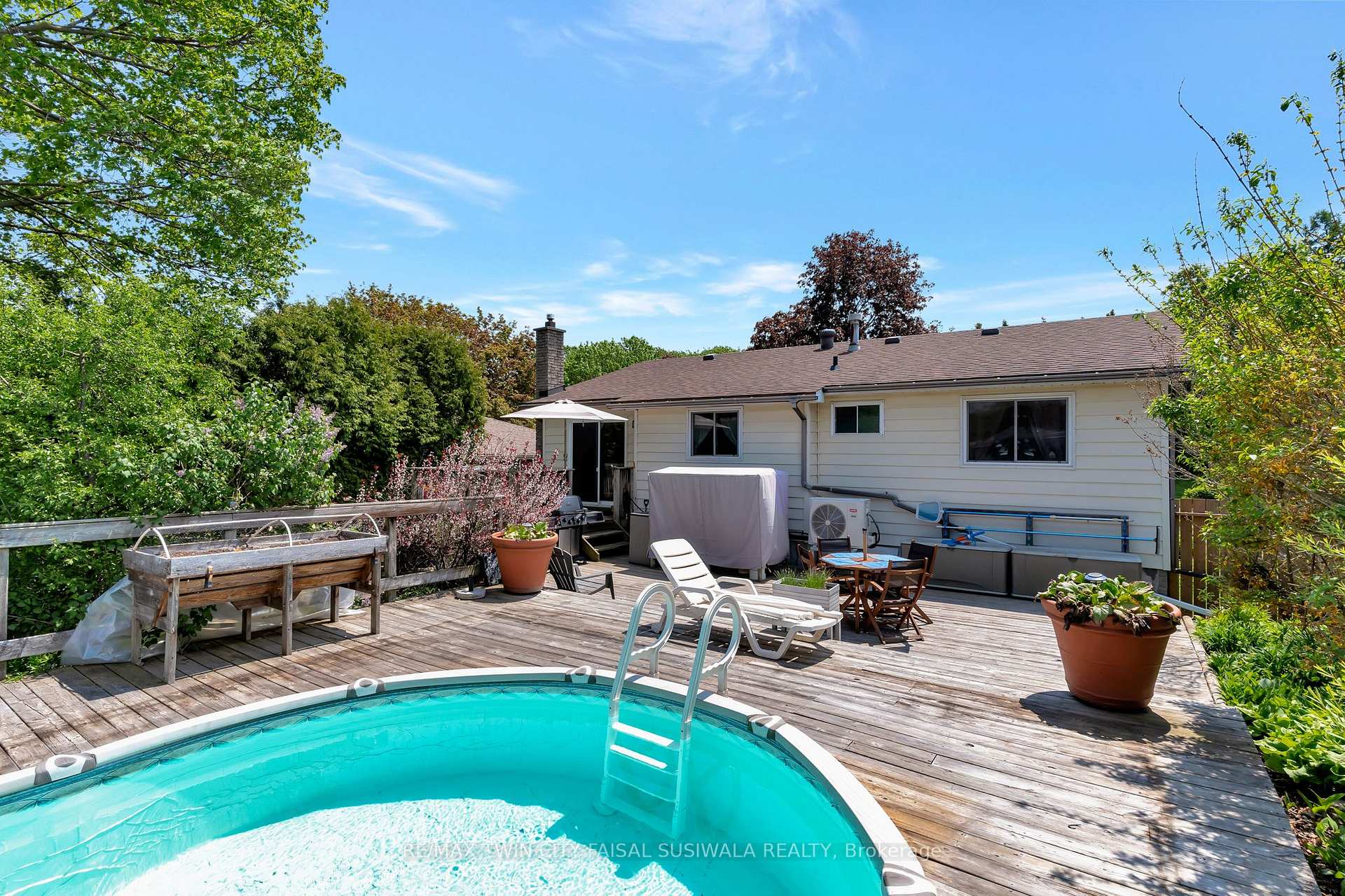 224 Erindale Crescent, Cambridge — photo 5 of 5