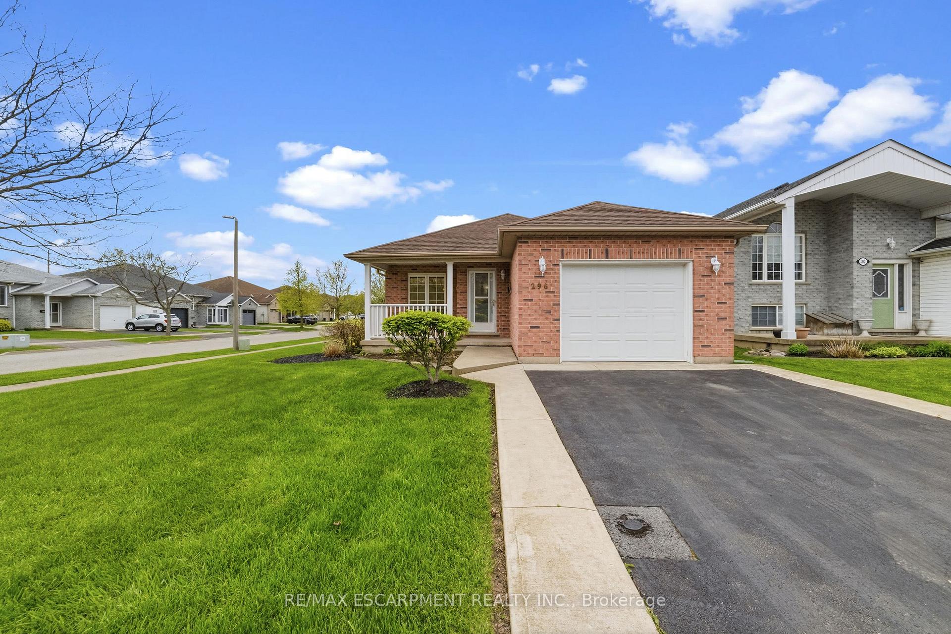 296 Autumn Crescent, Welland — photo 2 of 5