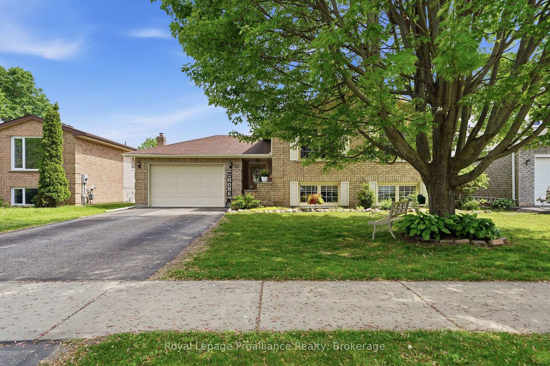 31 Springbrook Crescent, Belleville — photo 2 of 5