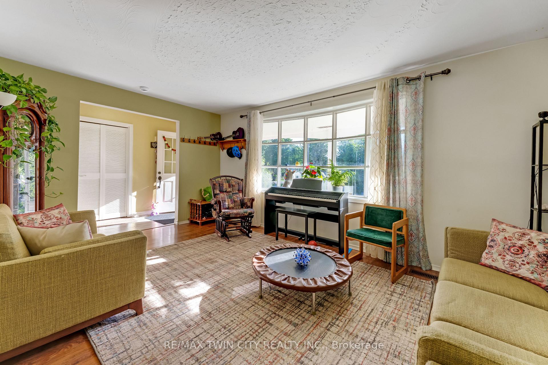 510 Edenbrook Place, Waterloo — photo 4 of 5