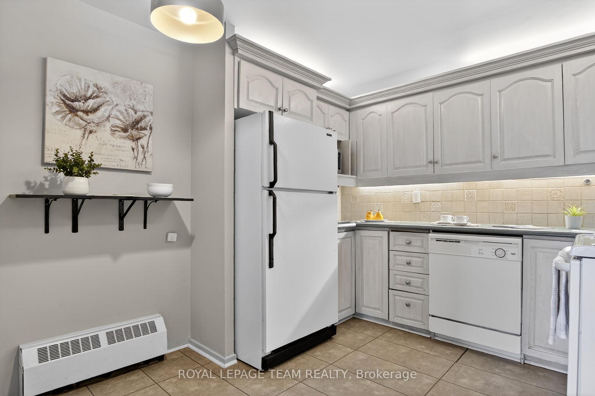 373 Laurier Avenue E 5, Lower Town - Sandy Hill — photo 4 of 5