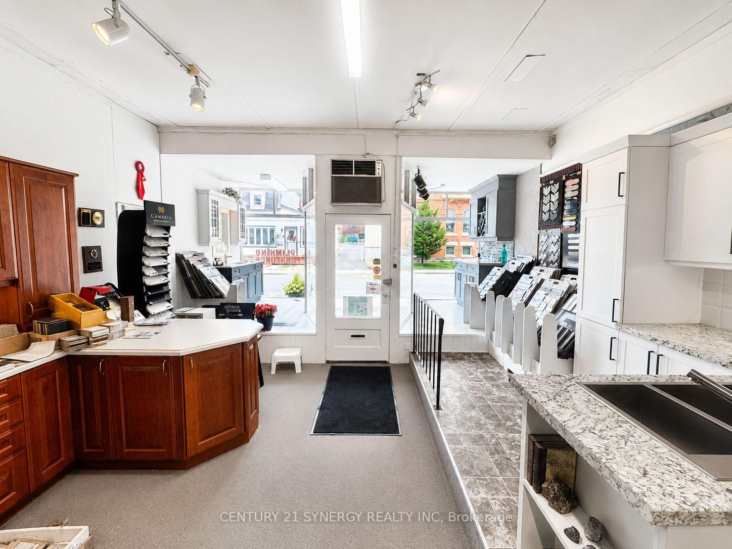 7 William Street W, Smiths Falls — photo 4 of 5