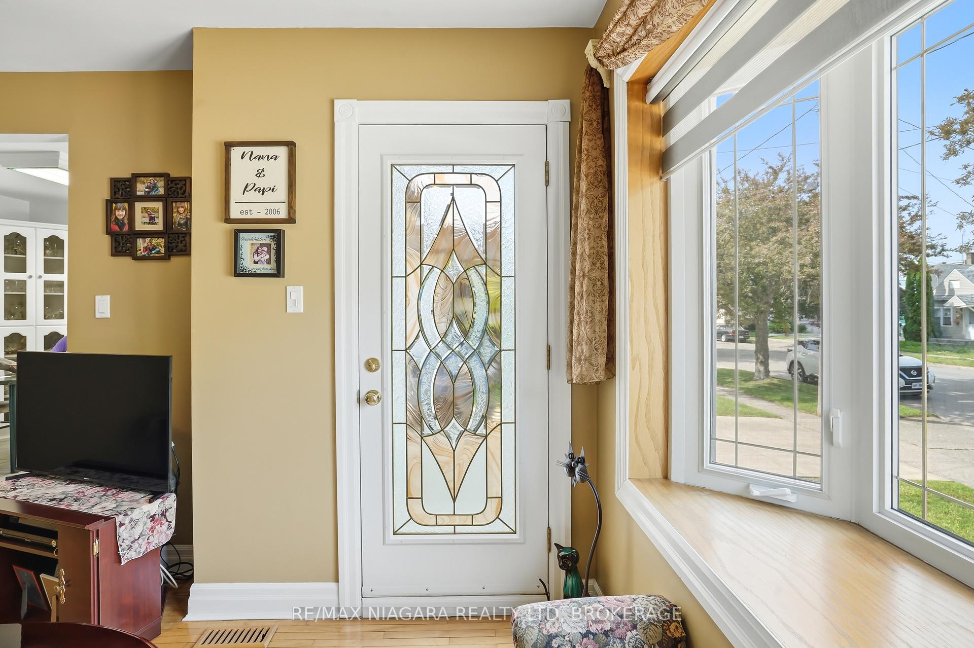 270 Mcalpine Avenue S, Welland — photo 4 of 5
