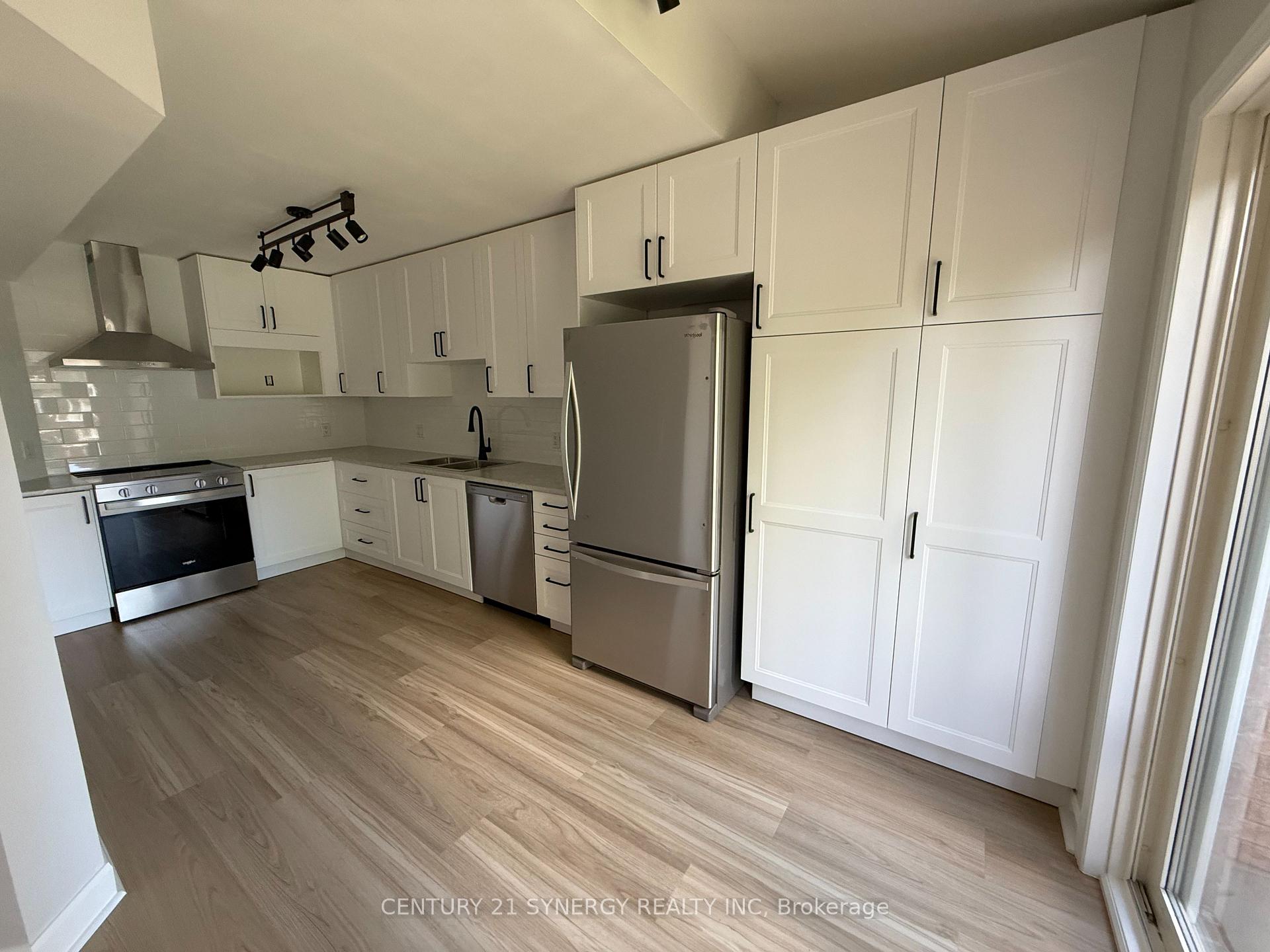 551 Wild Shore Crescent, Blossom Park - Airport and Area — photo 3 of 5
