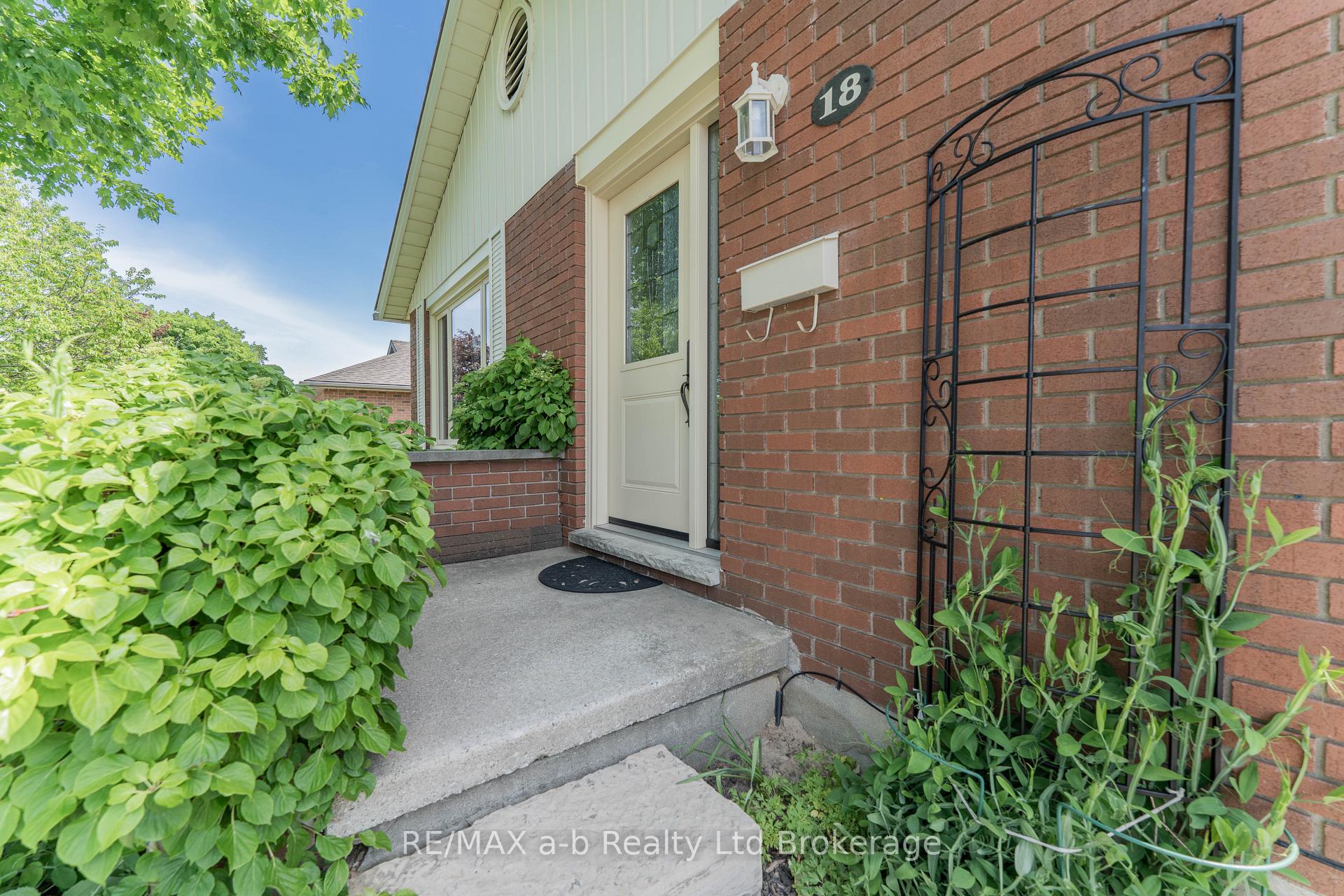 18 Denrich Avenue, Tillsonburg — photo 4 of 5