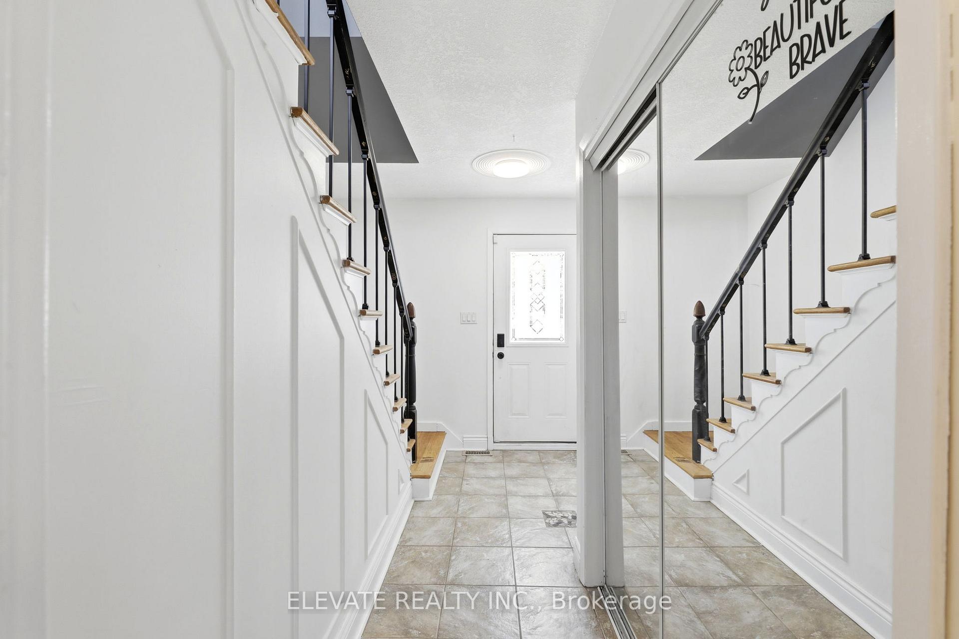 4 Pullen Avenue, St. Thomas — photo 3 of 5