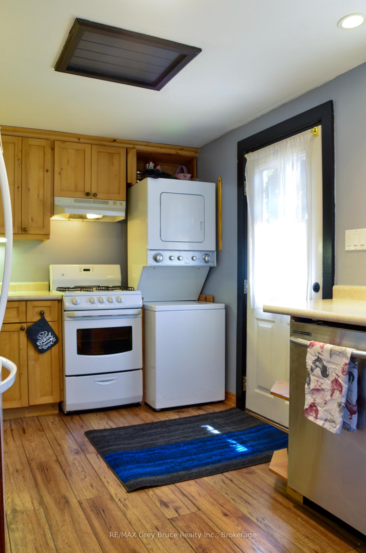 499 16th Street, Owen Sound — photo 4 of 5