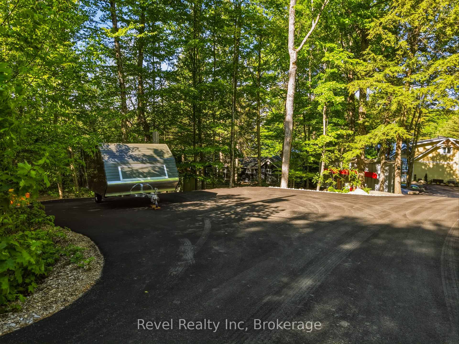 1090 Lawson Road, Lake of Bays — photo 4 of 5