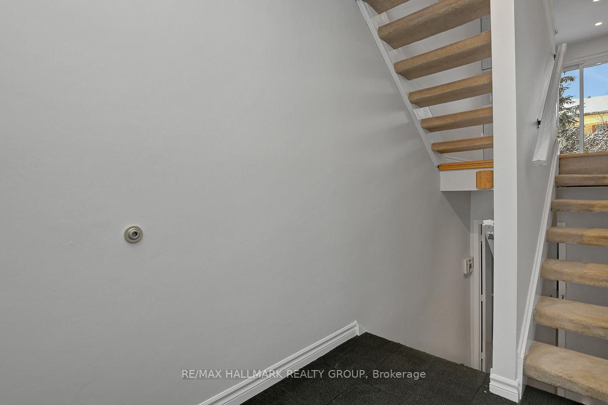 261 Bruyere Street, Lower Town - Sandy Hill — photo 4 of 5