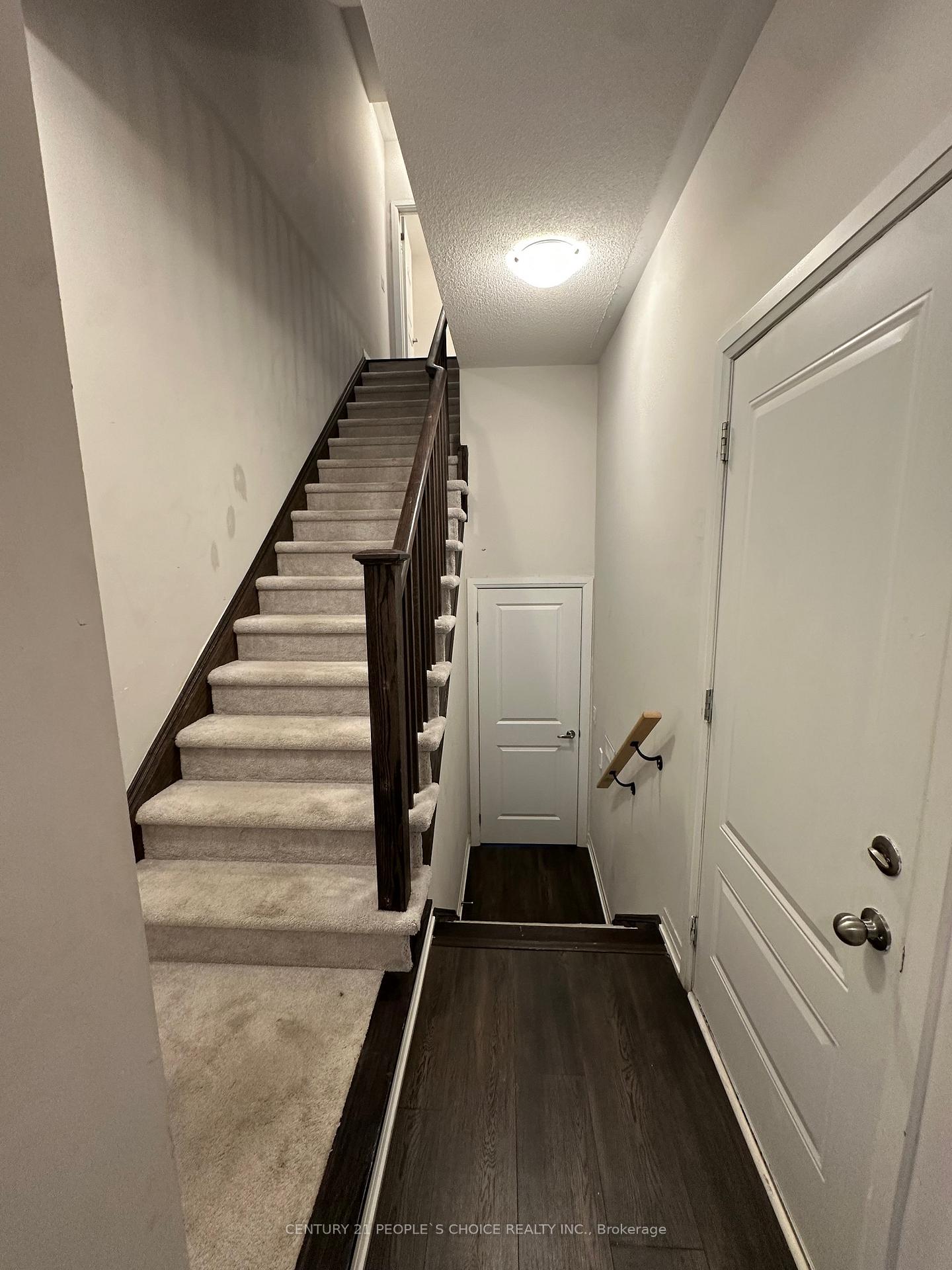 585 Colborne Street E 106, Brantford — photo 3 of 5