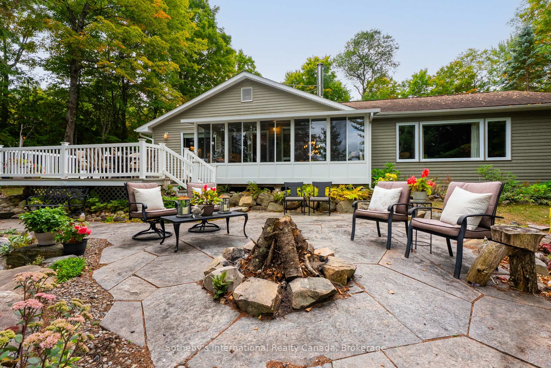 20 Fish Rock Road, Huntsville — photo 3 of 5