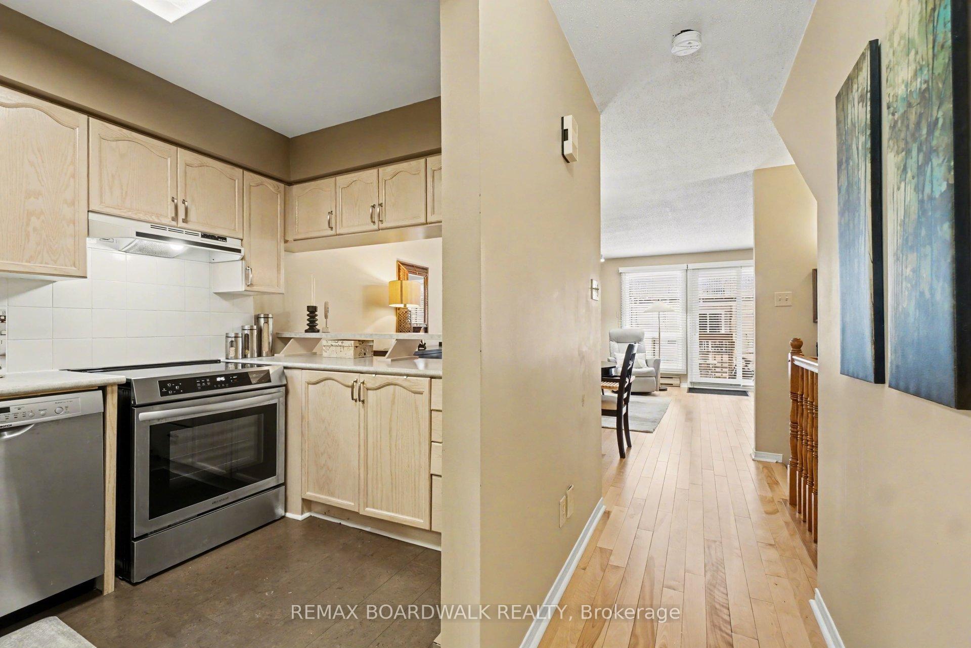 5 Briston Private, Hunt Club - South Keys and Area — photo 5 of 5
