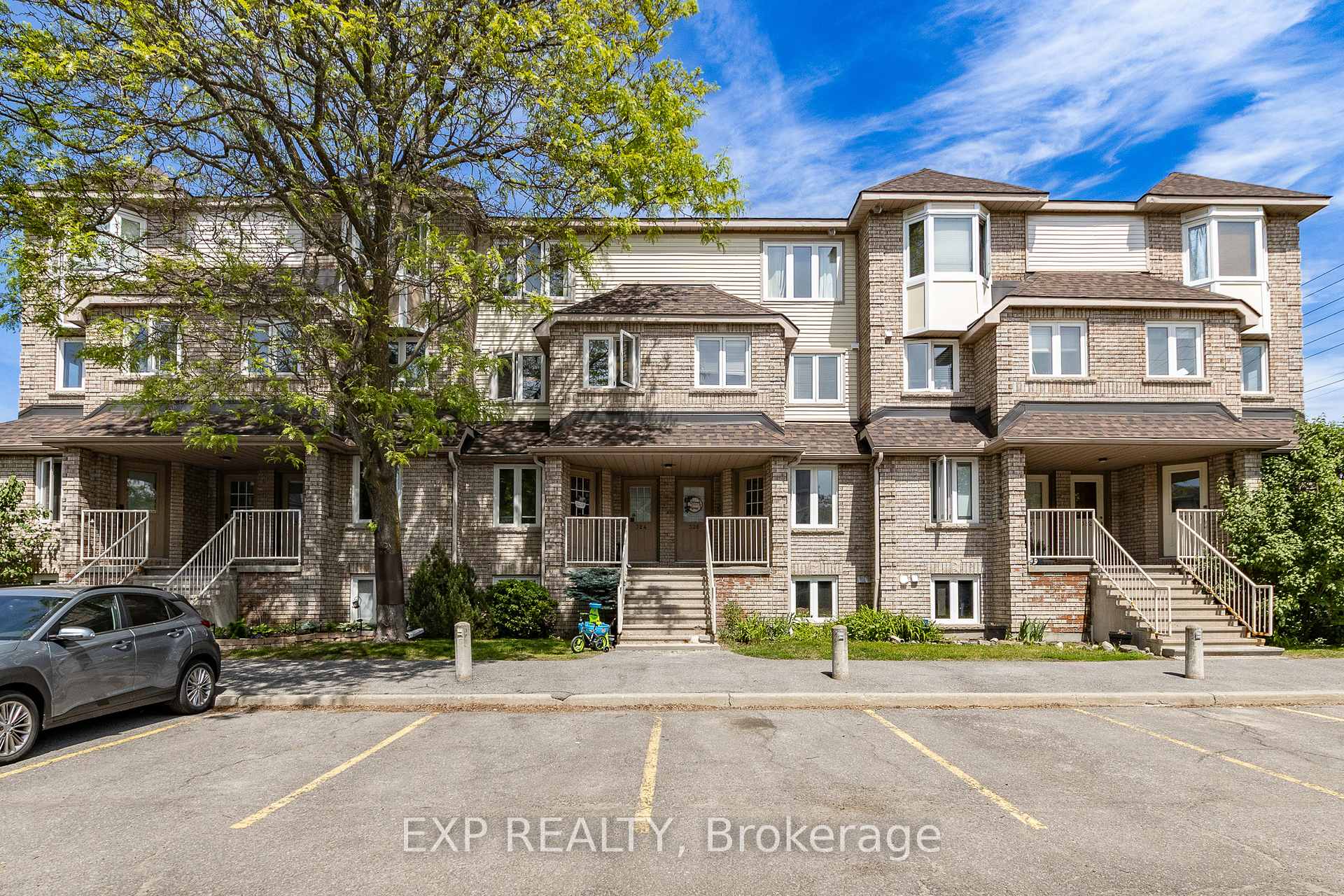 324 Briston Private, Hunt Club - South Keys and Area, ON K1G 5R2 — Hunt Club - South Keys and Area, Ontario
