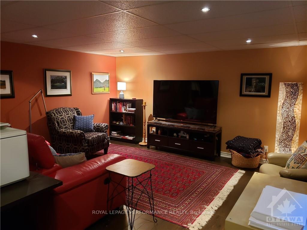 3376 Chilliwack Way, Blossom Park - Airport and Area — photo 2 of 4