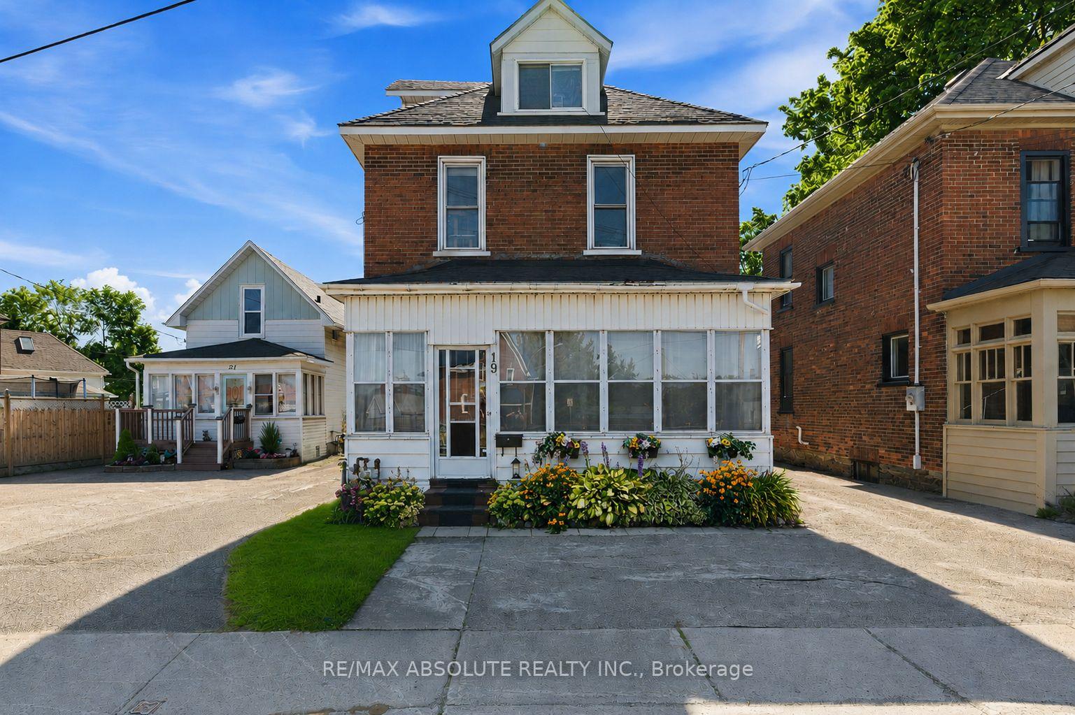 19 Leeds Street, Smiths Falls, ON K7A 2M6 — Smiths Falls, Ontario