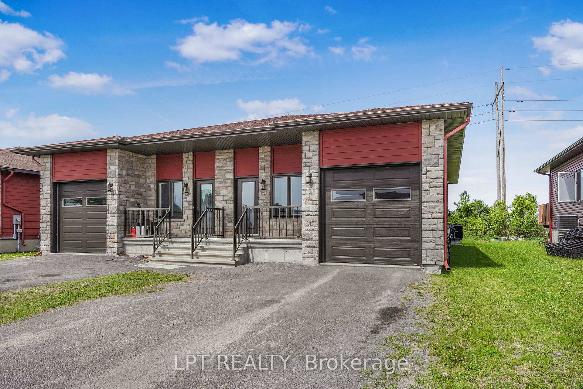 1041 Jacynthe Street, Hawkesbury — photo 2 of 5