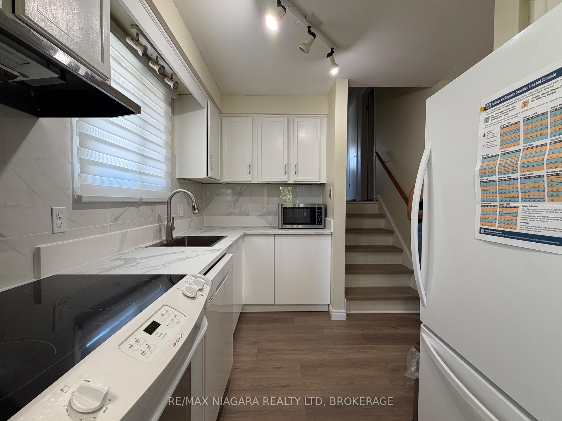 27 Nottingham Court UPPER, Welland — photo 3 of 5