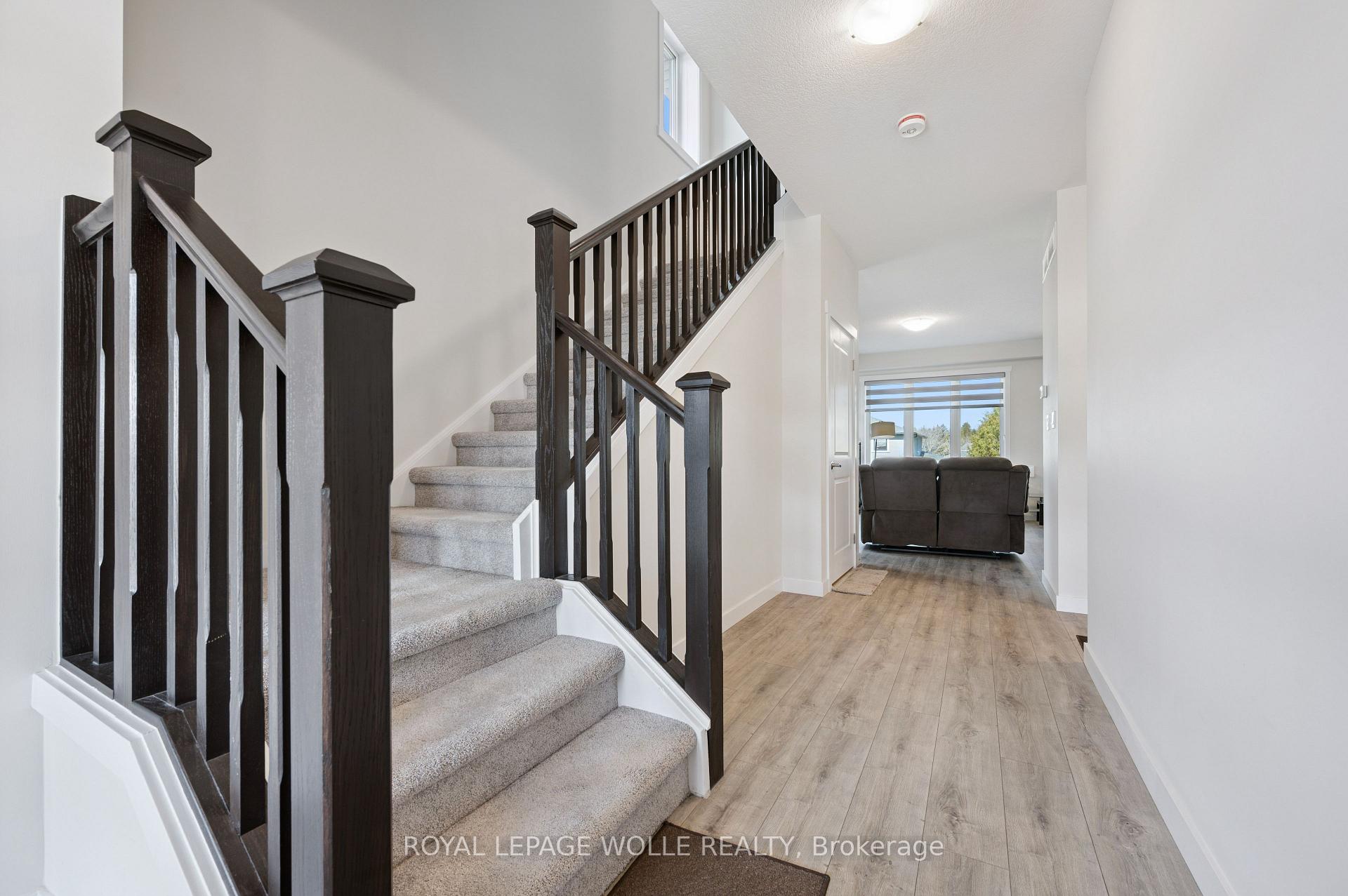40 Moon Crescent, Cambridge — photo 5 of 5