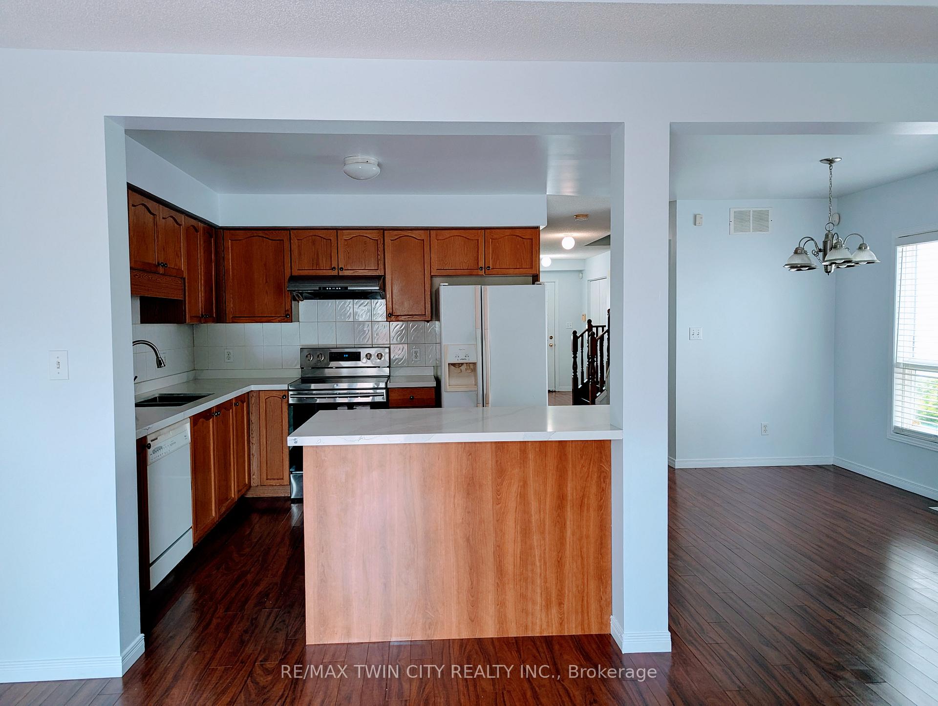 520 Chablis Drive, Waterloo — photo 4 of 5