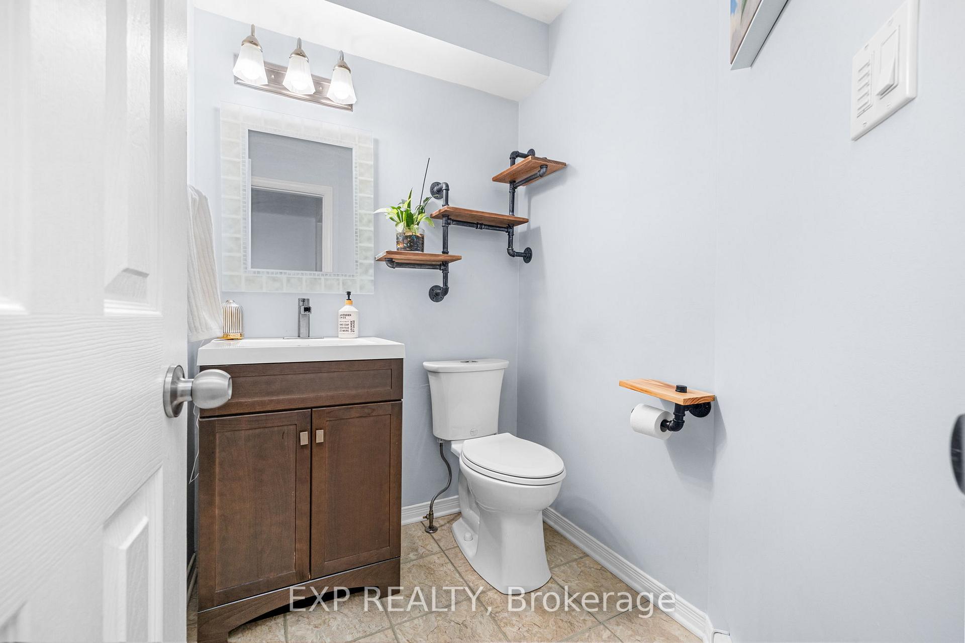171 Briston Private, Hunt Club - South Keys and Area — photo 3 of 5