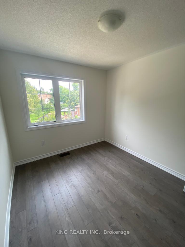 120 Winters Way, Shelburne — photo 4 of 5
