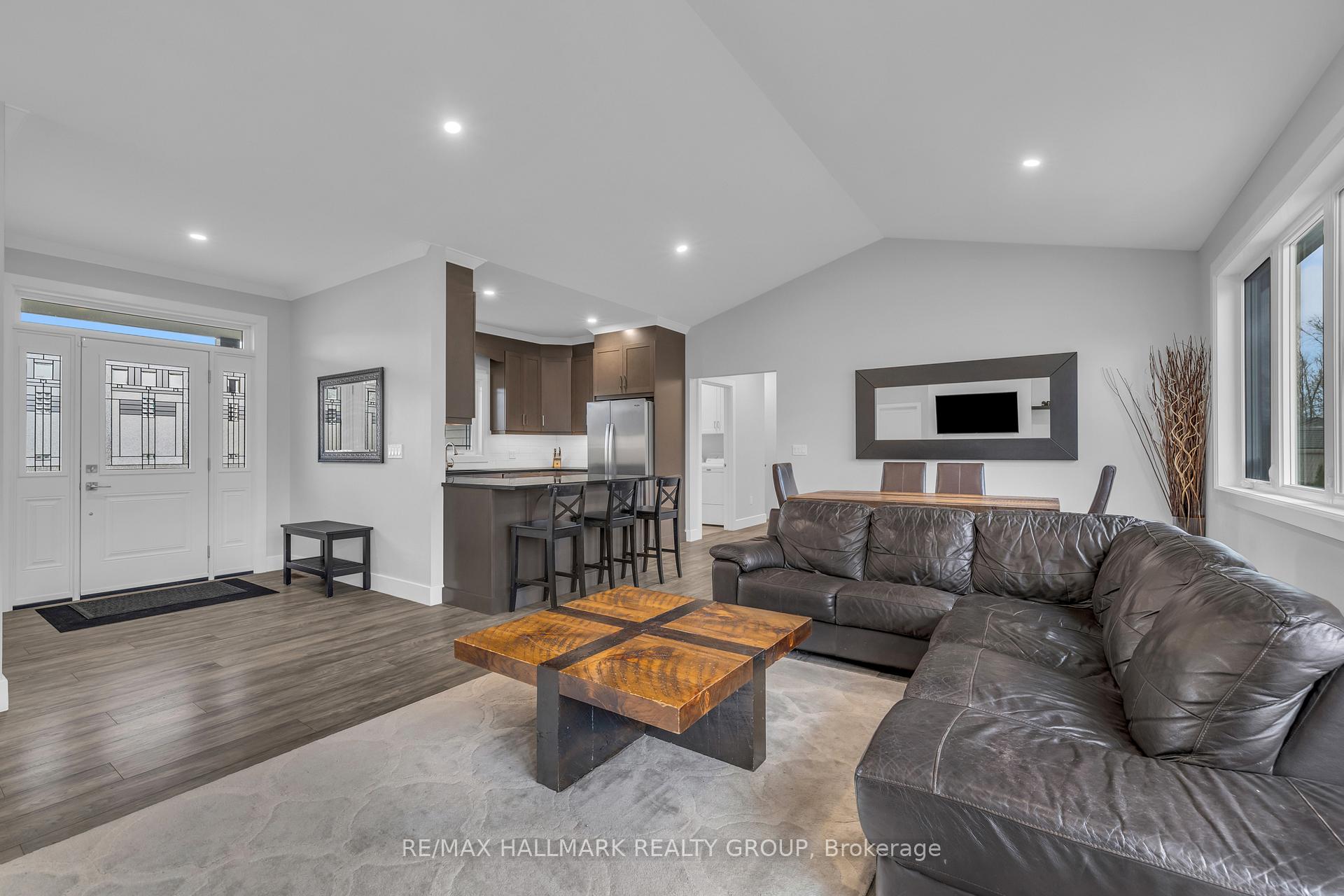 1077 SHEARER Drive, Brockville — photo 4 of 5