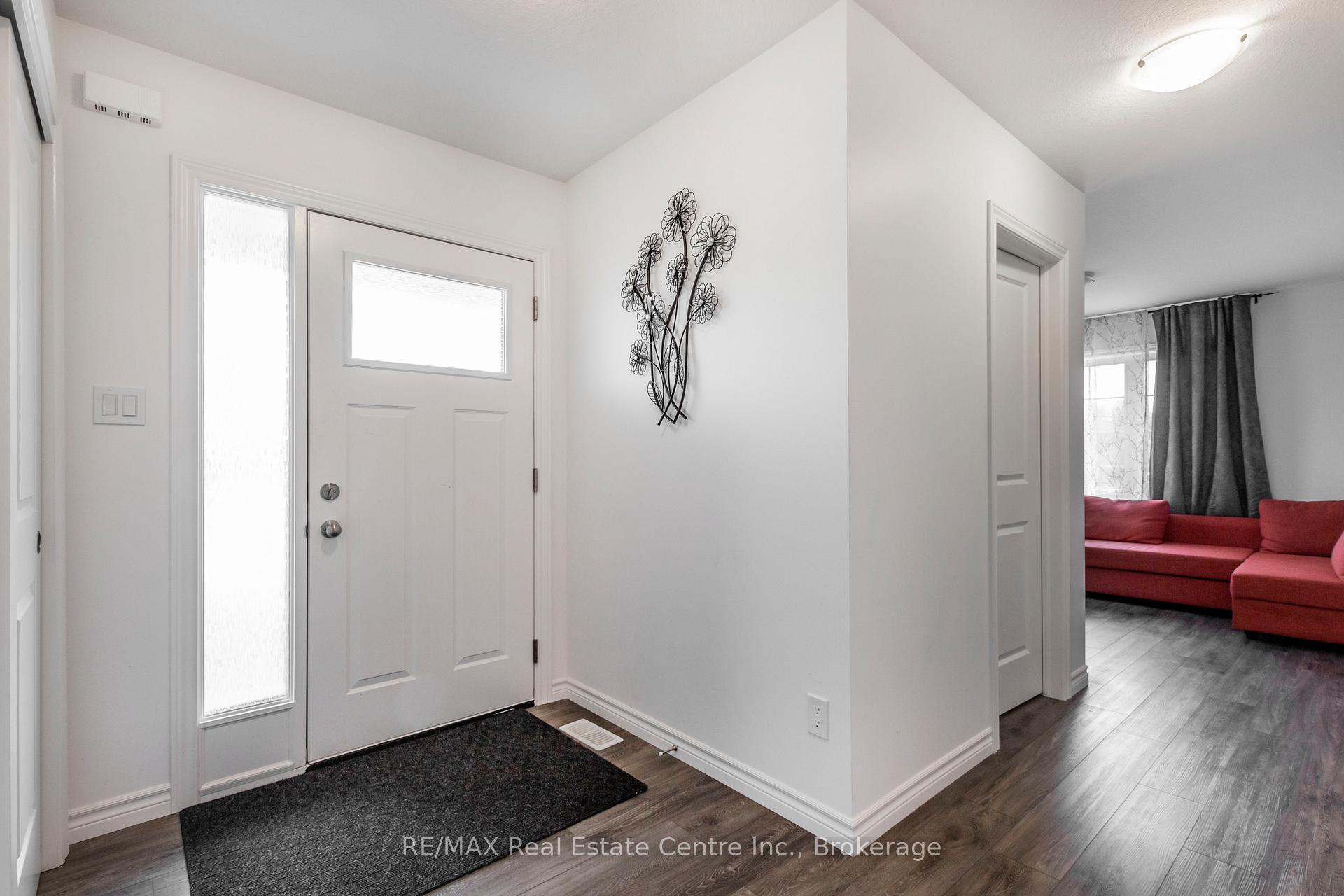 1 West Mill Street 1, North Dumfries — photo 3 of 5